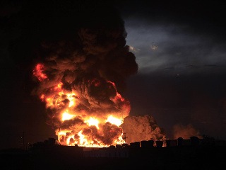 Výbuch venezuelskej ropnej rafinérie