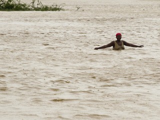 Záplavy v Barme vyhnali