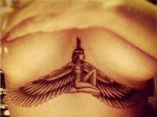 Rihanna - tetovanie Bohyňa