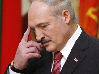 Poslanci chcú Lukašenkovi odkázať,