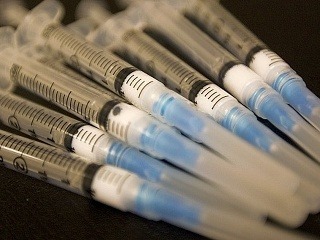 Meningitídou nakazené injekcie steroidov