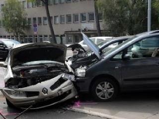 Hromadná nehoda pri Pezinku: