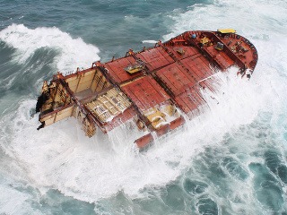 stroskotaná loď