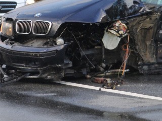 Príčinou nehody BMW bola