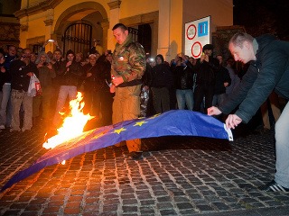 Kauza pálenia vlajky EÚ: