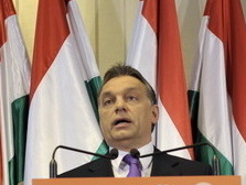SNS: Orbán obmedzuje maďarských