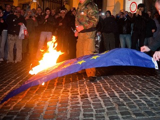 Kauza pálenie vlajky EÚ: