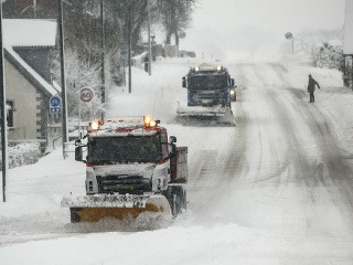 Európa bojuje so snehom