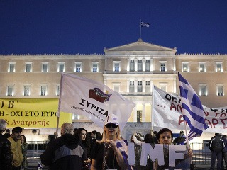 Tisíce Grékov protestujú proti
