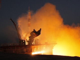 Sojuz s tromi astronautmi