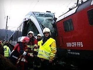 Zrážka vlakov vo Švajčiarsku