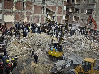 Pád budovy v Egypte