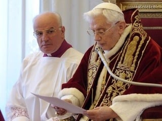 Benedikt XVI. končí: V