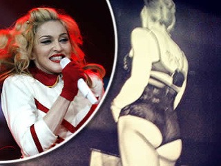 Madonna bez ostychu vystavila
