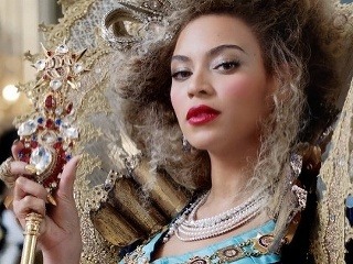 Beyoncé prekvapuje nechtíkmi za