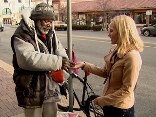 Poctivý bezdomovec vrátil diamantový