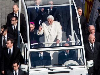Benedikt XVI. počas svojej