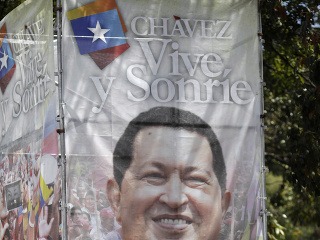 Hugo Chávez je v