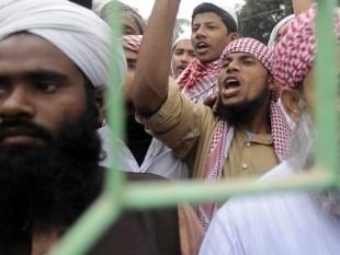 Nepokoje v Bangladéši naberajú