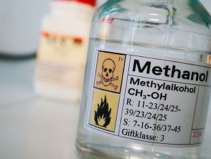 Metanol zabil v Česku