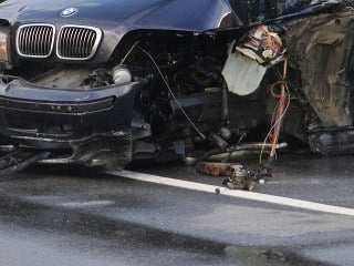 Príčinou nehody BMW bola