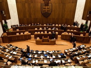 Slovensko čakajú zmeny: Poslanci