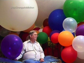 Julius (62) miluje balóniky,