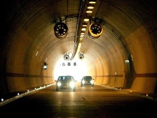 Vodiči pozor, tunel Sitina