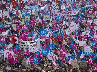 Tisíce francúzskych konzervatívcov, rodín