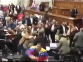 Bitka vo Venezuelskom parlamente.
