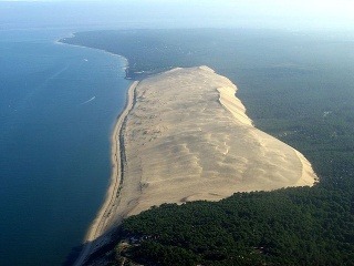 Ničivá piesočná duna vo