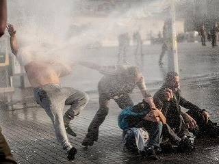 Rozsiahle demonštrácie v Turecku: