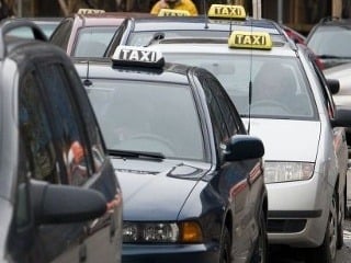 Taxikára v Prahe zavraždili
