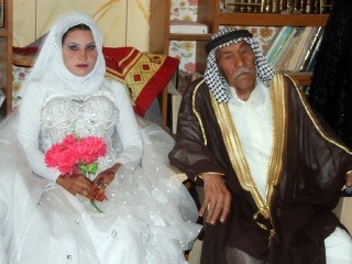 Dedko (92) sa oženil