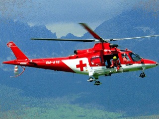 Kauzu záchranárskych vrtuľníkov bez