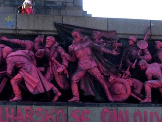 V Bulharsku sfarbili pamätník