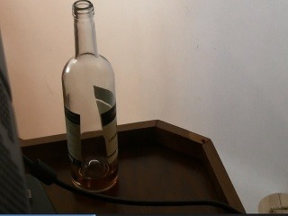 Fľaša vína v priestoroch