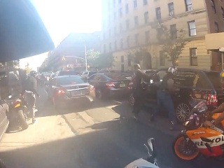 Motorkari napadli vodica