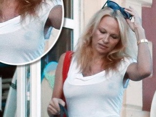 Pamela Anderson vyrazila bez