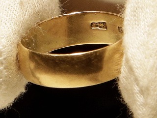 Vydražili svadobný prsteň Kennedyho