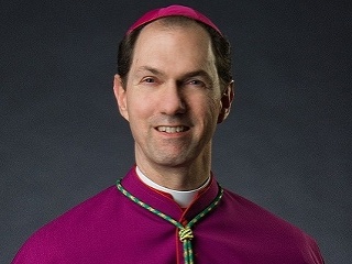 Nakazený biskup ohrozil veriacich: