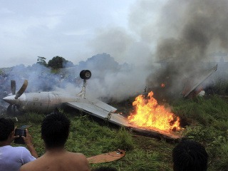 Pri havárii bolívijského lietadla
