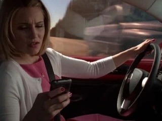 SMS a telefonovanie počas