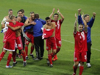 Futbalisti Gibraltáru oslavujú svoj