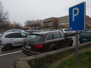 Parkovanie v Petržalke vníma