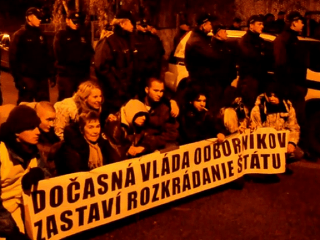 VIDEO Protest pred Ficovým