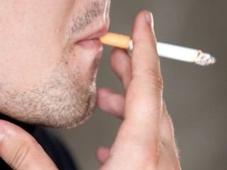 Fajčenie naozaj škodí: Muž