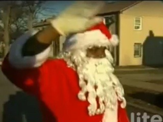 Santa rozdával darčeky a