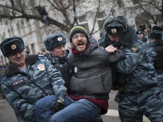 Účastníci protestu proti Putinovi