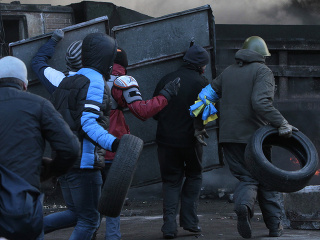 Protivládni demonštranti v Kyjeve